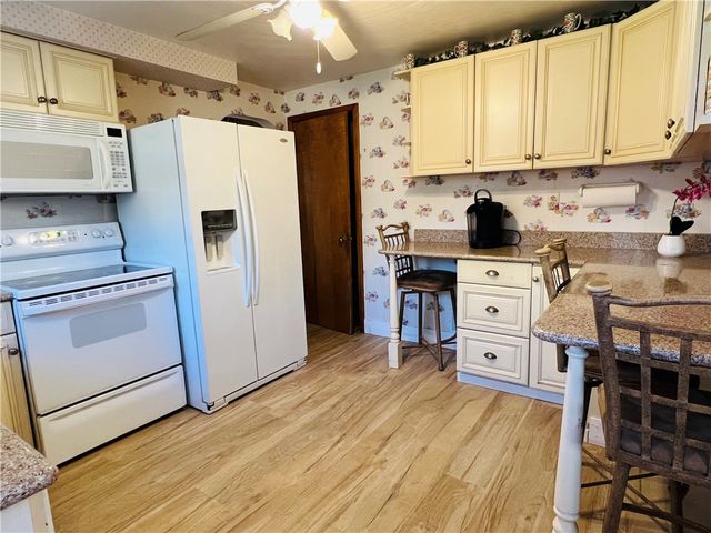 5719 Keefe St, Lincoln Place, PA 15207