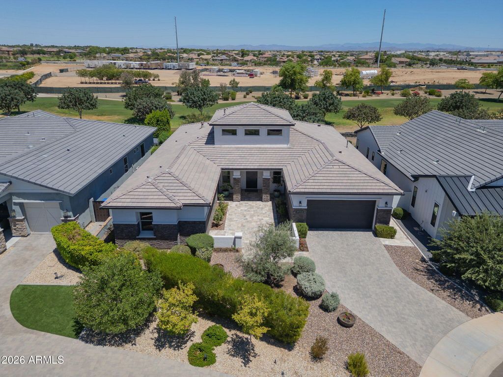 17554 W MONTPELIER Street, Surprise, AZ 85388 — photo 4
