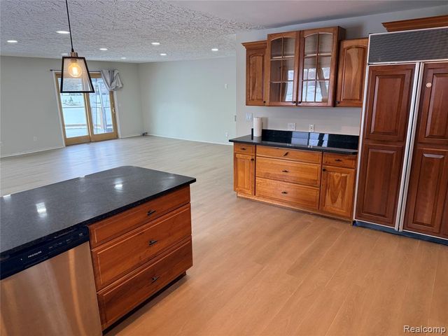 687 Sunnybeach Drive, White Lake, MI 48386