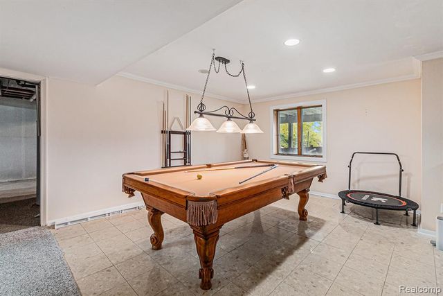 687 Sunnybeach Drive, White Lake, MI 48386