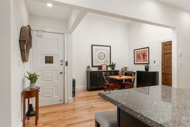 31 Bay State Rd 4, Boston, MA 02215