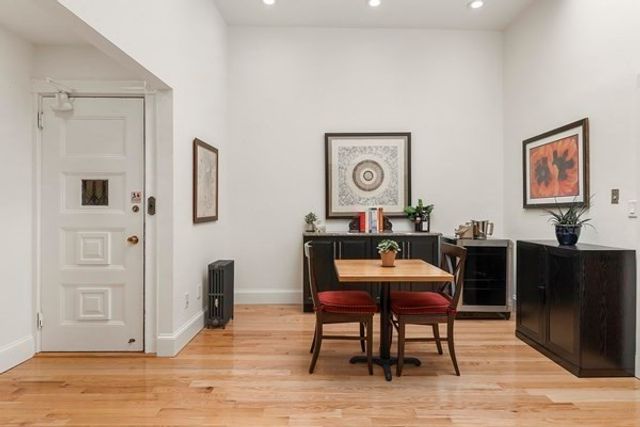 31 Bay State Rd 4, Boston, MA 02215
