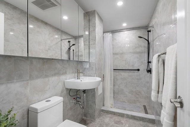31 Bay State Rd 4, Boston, MA 02215
