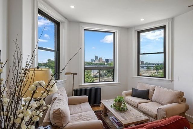 31 Bay State Rd 4, Boston, MA 02215