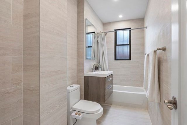 31 Bay State Rd 4, Boston, MA 02215