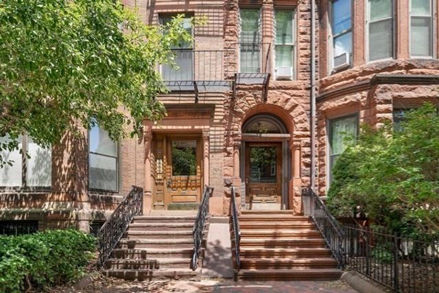 31 Bay State Rd 4, Boston, MA 02215