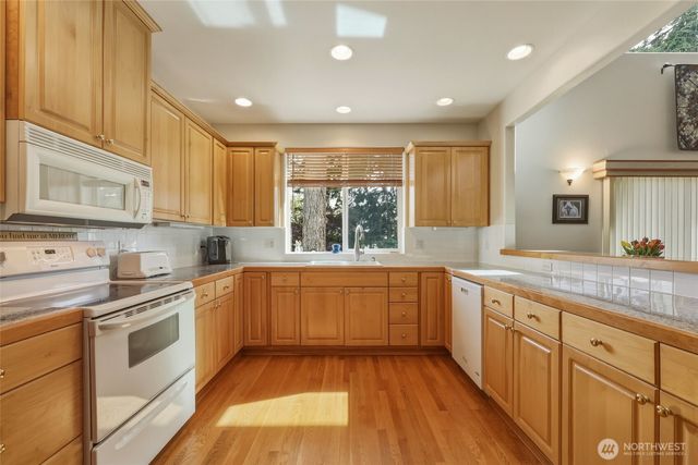 9105 Vancouver Drive NE, Lacey, WA 98516