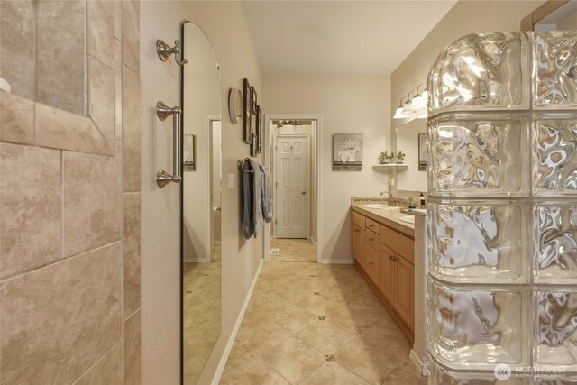 9105 Vancouver Drive NE, Lacey, WA 98516