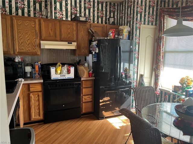 817 Oak Springs CT, Newport News, VA 23602