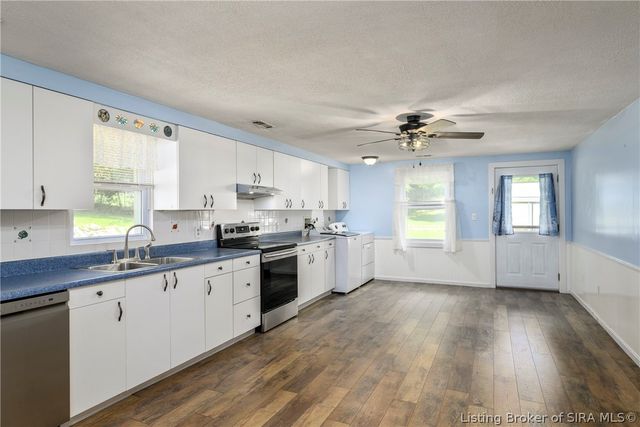 11654 S Old Bear Creek Road, Pekin, IN 47165