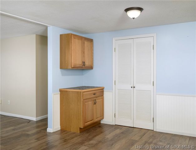 11654 S Old Bear Creek Road, Pekin, IN 47165