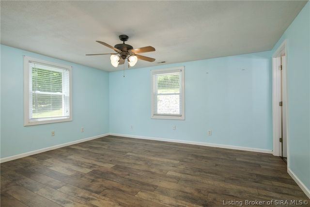 11654 S Old Bear Creek Road, Pekin, IN 47165