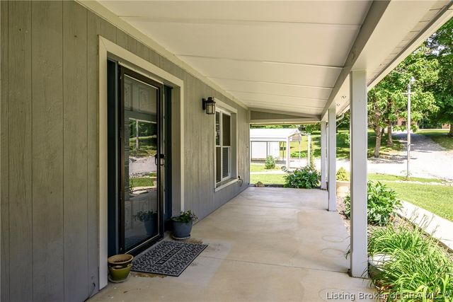11654 S Old Bear Creek Road, Pekin, IN 47165