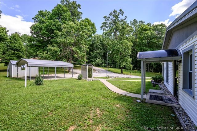 11654 S Old Bear Creek Road, Pekin, IN 47165