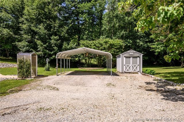 11654 S Old Bear Creek Road, Pekin, IN 47165