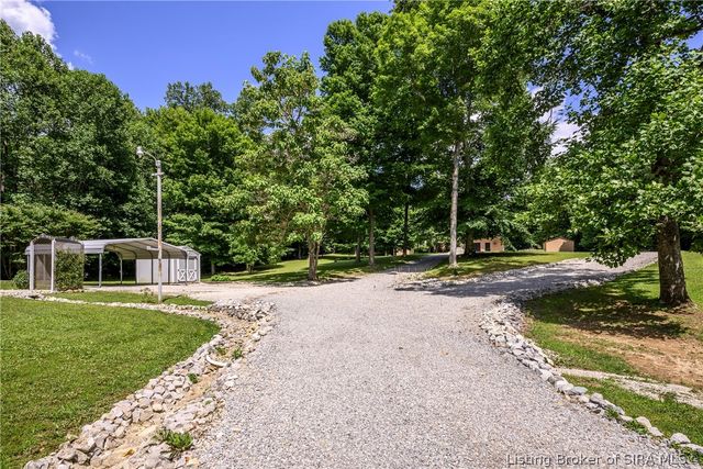 11654 S Old Bear Creek Road, Pekin, IN 47165