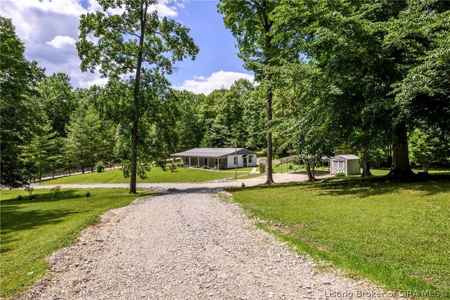 11654 S Old Bear Creek Road, Pekin, IN 47165