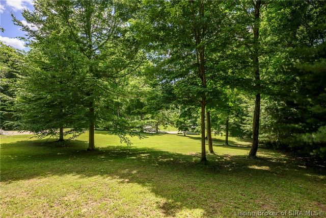 11654 S Old Bear Creek Road, Pekin, IN 47165