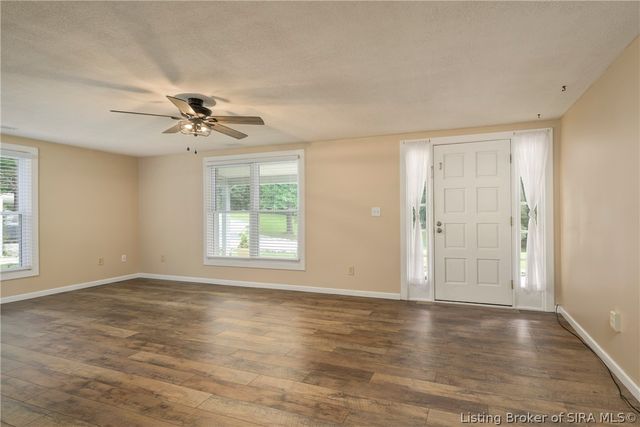 11654 S Old Bear Creek Road, Pekin, IN 47165