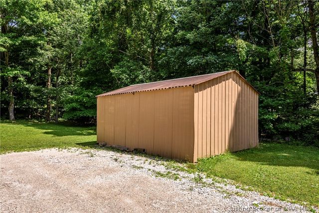 11654 S Old Bear Creek Road, Pekin, IN 47165