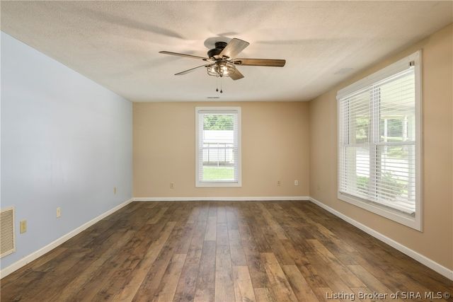 11654 S Old Bear Creek Road, Pekin, IN 47165