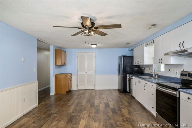 11654 S Old Bear Creek Road, Pekin, IN 47165