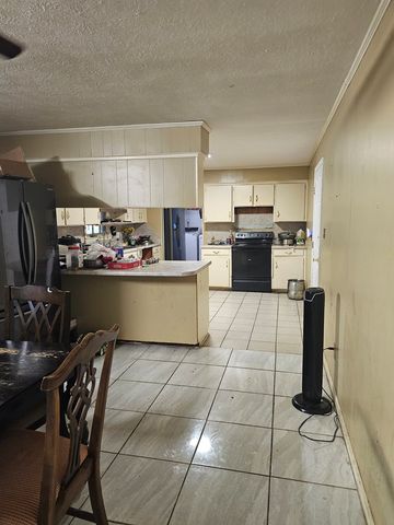 3811 26th Avenue, Phenix City, AL 36867