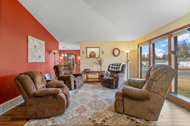 4620 E Handy Rd, Colbert, WA 99005