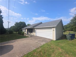 3965 N Gulley Road, Fayetteville, AR 72703