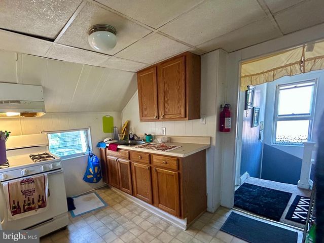 525 E PARK AVE, Vineland, NJ 08360