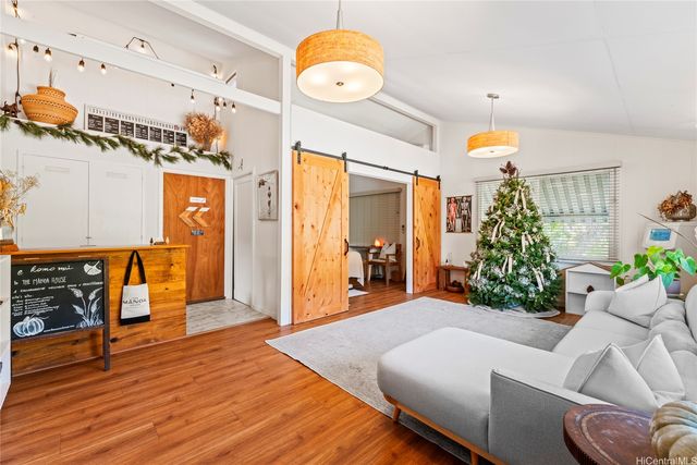 2845 Lowrey Avenue, Honolulu, HI 96822