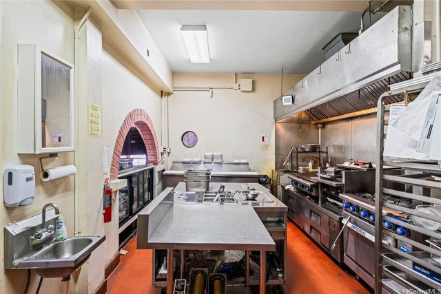 2845 Lowrey Avenue, Honolulu, HI 96822