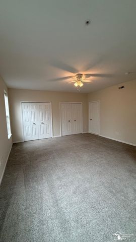 930 W Summerfield Glenn Circle, Ann Arbor, MI 48103