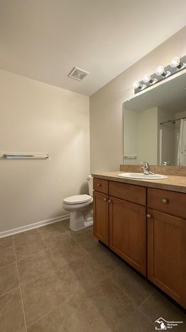 930 W Summerfield Glenn Circle, Ann Arbor, MI 48103