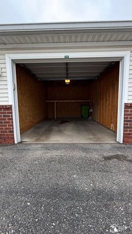 930 W Summerfield Glenn Circle, Ann Arbor, MI 48103