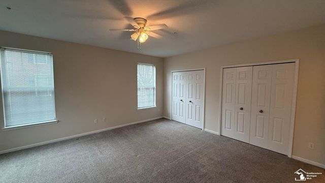 930 W Summerfield Glenn Circle, Ann Arbor, MI 48103