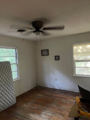 1203 Coffey St, Daingerfield, TX 75638