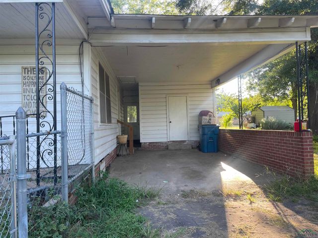 1203 Coffey St, Daingerfield, TX 75638