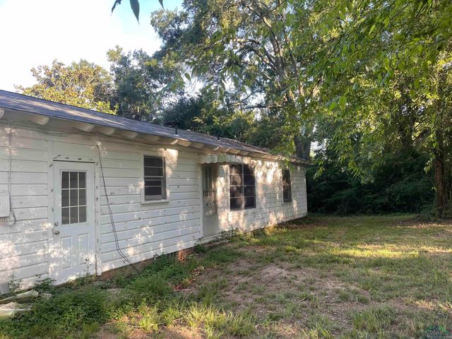 1203 Coffey St, Daingerfield, TX 75638