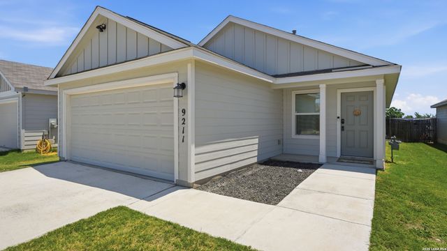 9211 Navarro Vista, Seguin, TX 78155