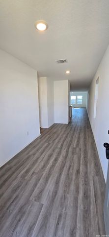 9211 Navarro Vista, Seguin, TX 78155