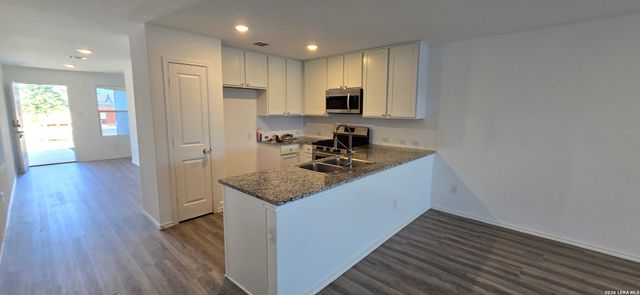 9211 Navarro Vista, Seguin, TX 78155
