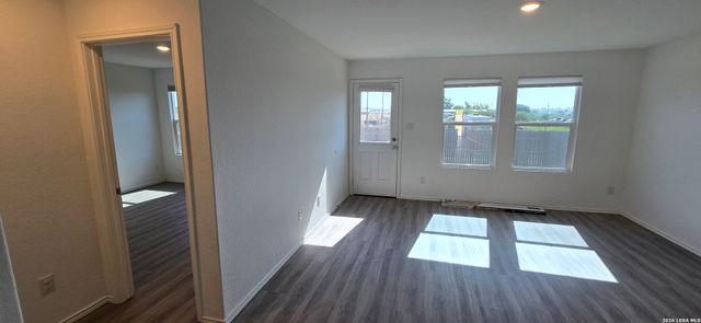 9211 Navarro Vista, Seguin, TX 78155
