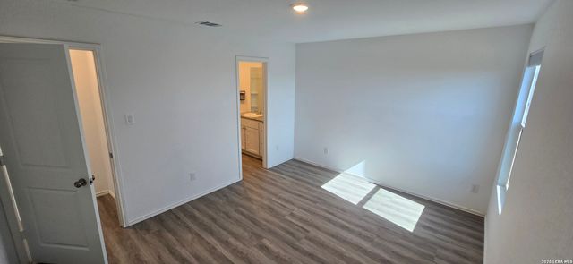 9211 Navarro Vista, Seguin, TX 78155