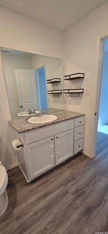 9211 Navarro Vista, Seguin, TX 78155