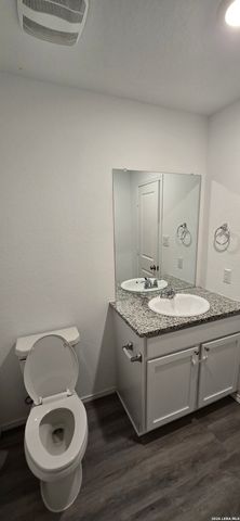 9211 Navarro Vista, Seguin, TX 78155