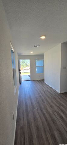 9211 Navarro Vista, Seguin, TX 78155