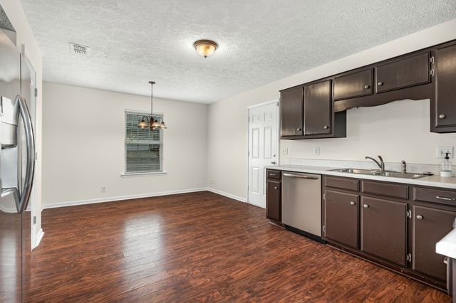 7145 Legacy Dr, Antioch, TN 37013