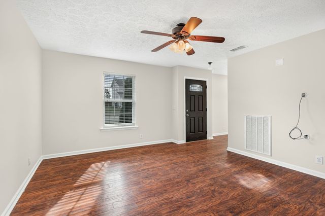 7145 Legacy Dr, Antioch, TN 37013