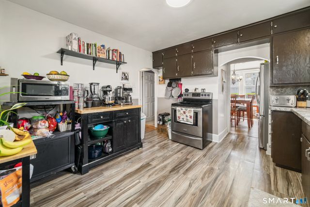 15 Nixon Avenue, Naugatuck, CT 06770